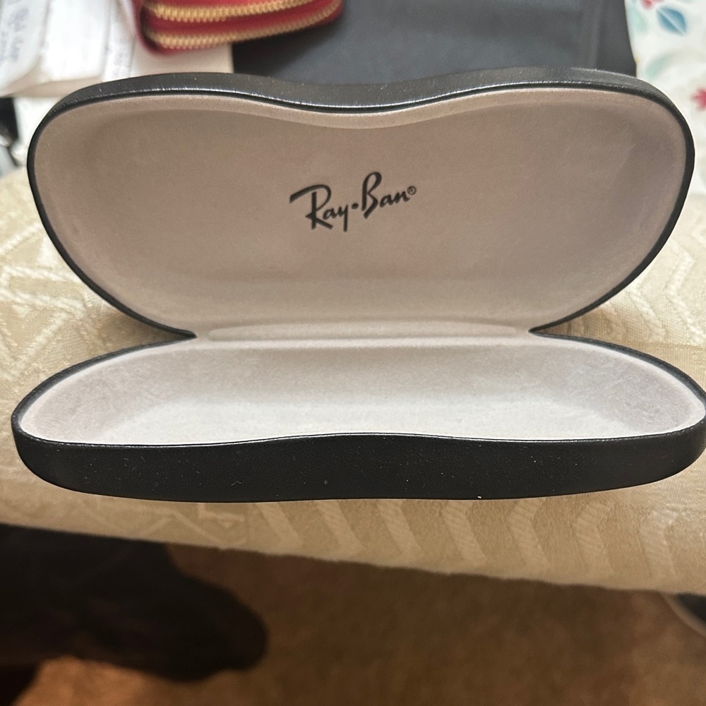 Ray-Ban Black Hard Shell Sunglasses Case New - Picture 3 of 4